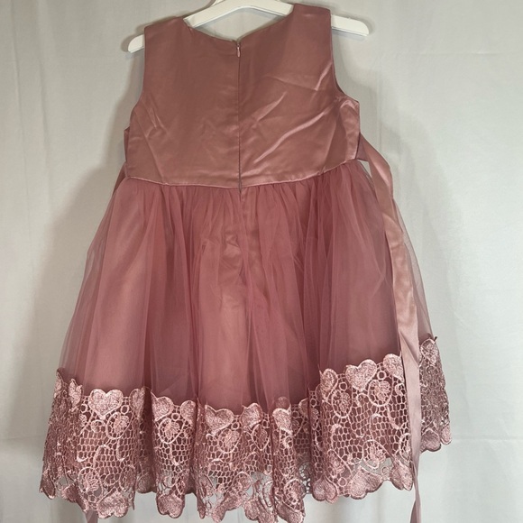 Elegant Pink Kids Dress with Floral Design - Picture 8 of 10